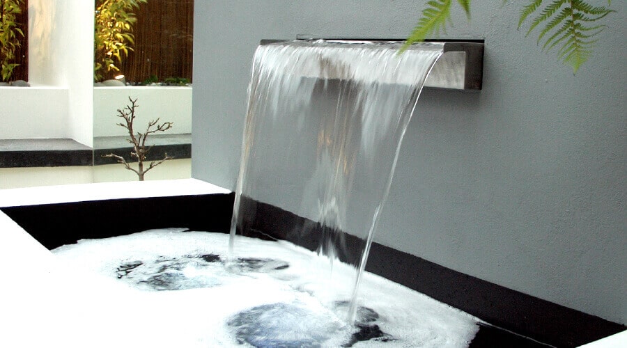 wall mounted water feature